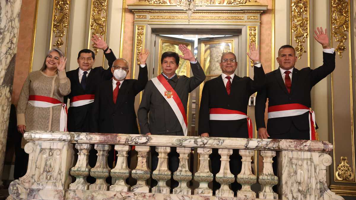 El presidente de Perú, Pedro Castillo, ha tomado juramento a cuatro nuevos ministros que se desempeñarán al frente de las carteras del Interior, Energía y Minas, Agricultura y Transportes y Comunicaciones.