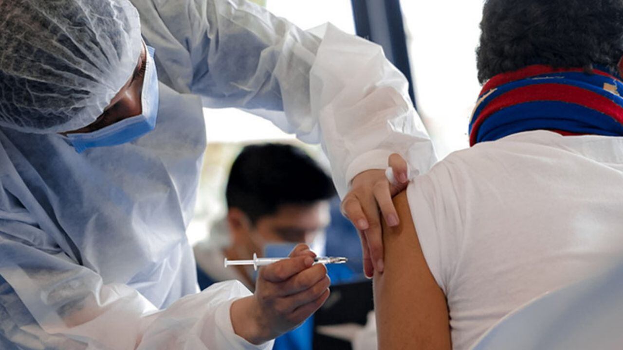 La campaña CoVIDA 'La vacuna es de todos' atiende a población nacional vulnerable,  y a migrantes del vecino país en tres centros, en Bosa, Ciudad Bolívar y Usme.
