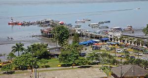 Esta semana dos hombres fueron sorprendidos por la policía cuando caminaban por las calles de Buenaventura con una Ak-47 y una mini uzi. La inseguridad es incontrolable en el puerto.