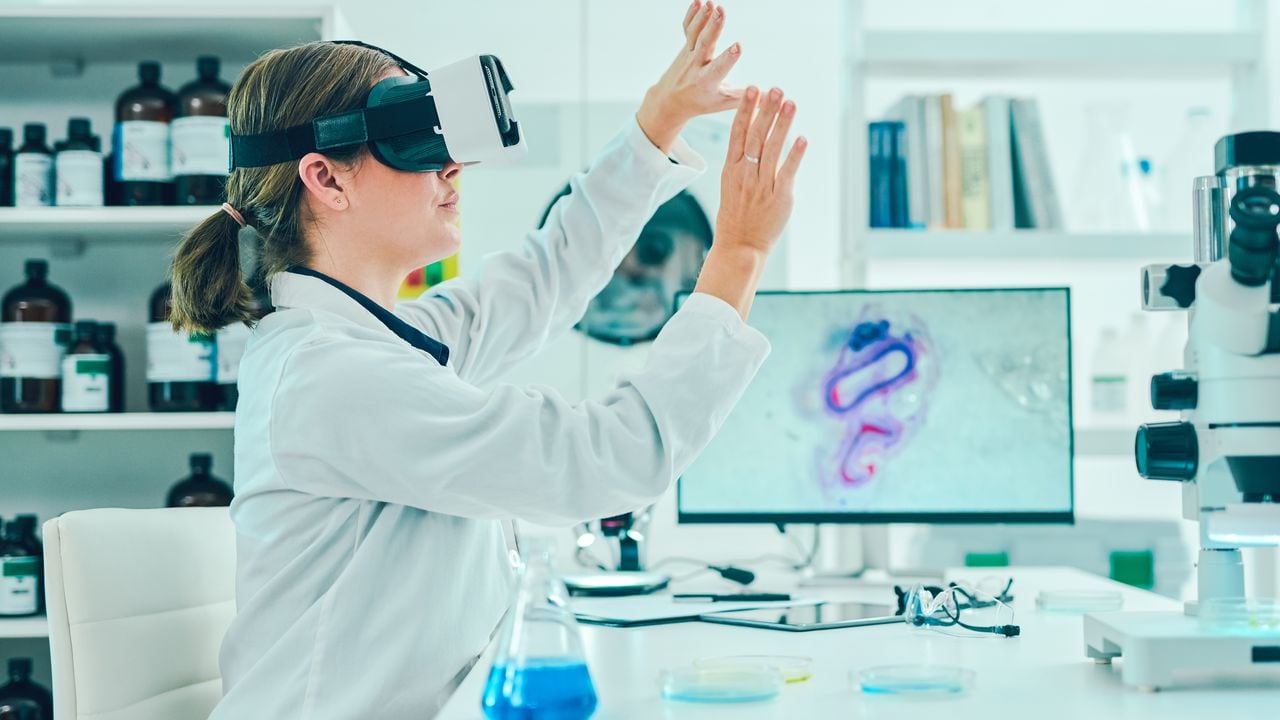Nanocirujanos es un videojuego de realidad virtual que le permite a estudiantes de medicina practicar sus conocimientos sobre el funcionamiento del cuerpo humano.