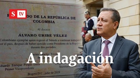Corte abre indagación a Ernesto Macías por placa de Uribe en el Congreso