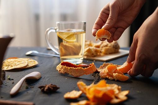 El té de mandarina y jengibre ayuda a eliminar las toxinas en el cuerpo.