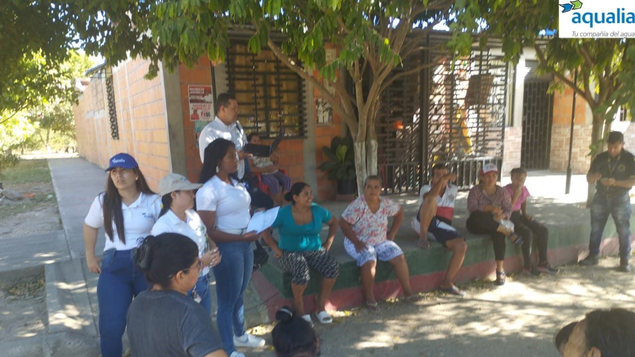 Reunión de Aqualia con la comunidad de Villa Lucía en Flandes, Tolima.