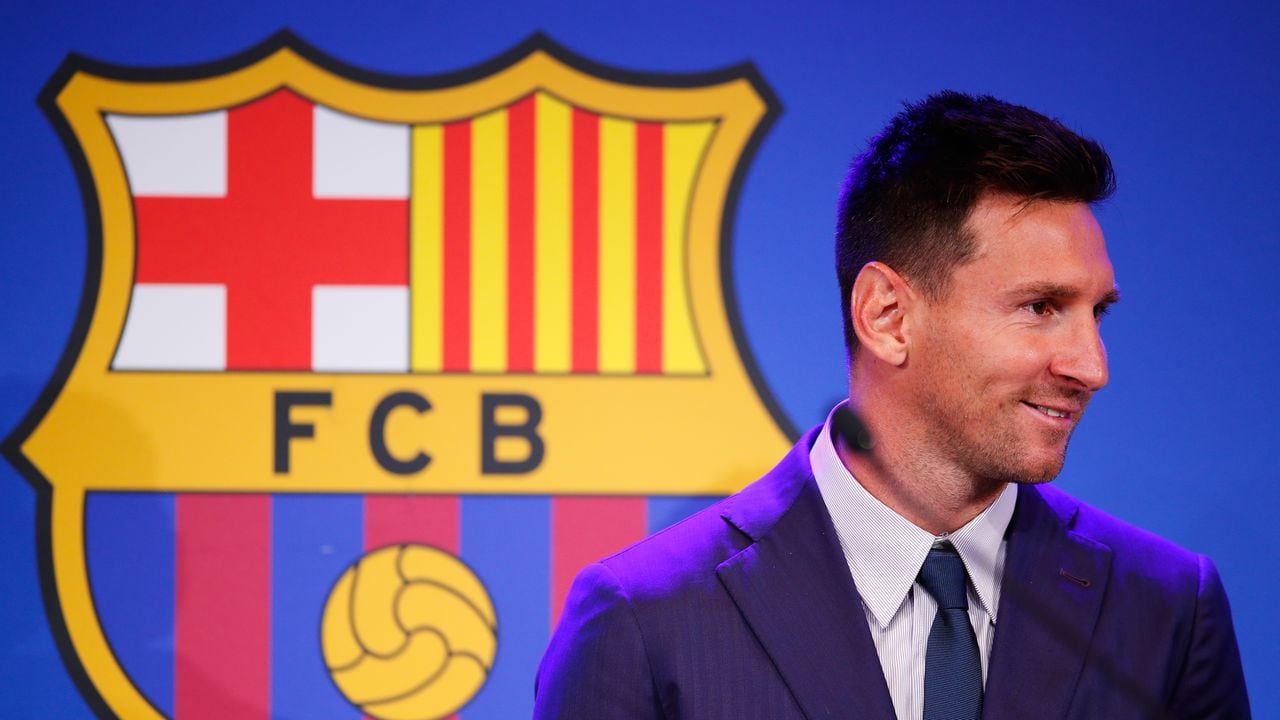 BARCELONA, SPAIN - AUGUST 08: Lionel Messi of FC Barcelona faces the media during a press conference at Nou Camp on August 08, 2021 in Barcelona, Spain. (Photo by Eric Alonso/Getty Images)