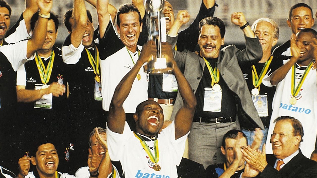 Con Corinthians, Freddy Rincón ganó la primera edición del mundial de clubes en el año 2000. Foto: Alexandre Battibugli/Placar Brasil.