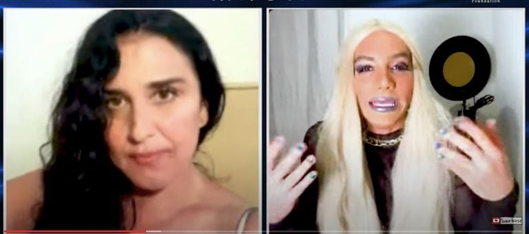Tania Robledo con Diva Rebeca en su canal de YouTube.