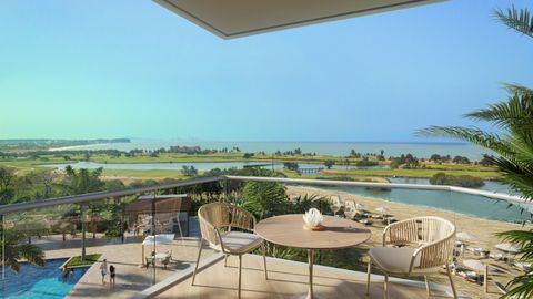 Los apartamentos cuentan con terrazas para disfrutar de una vista envidiable al mar y a uno de los mejores campos de golf del país.