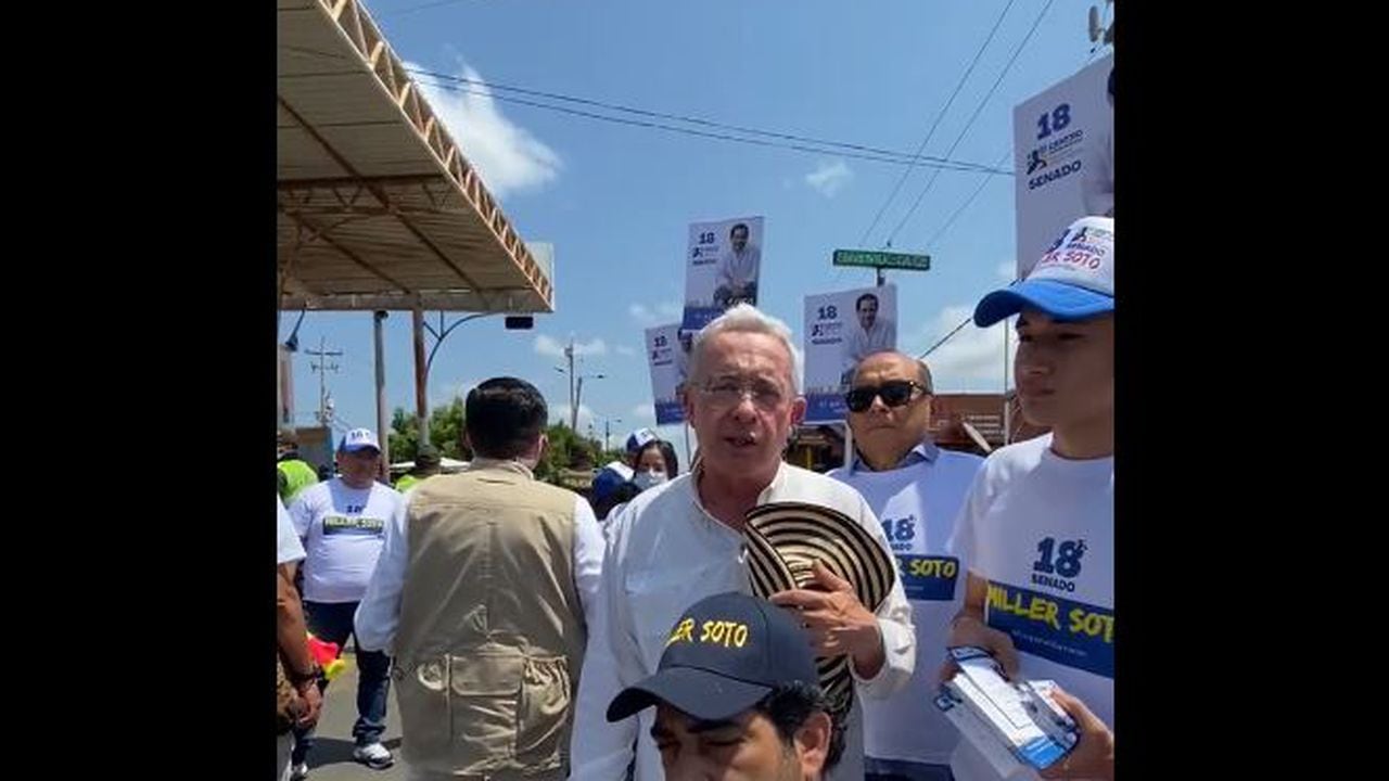 Uribe hizo un nuevo llamado para no votar por el populismo de izquierda.
