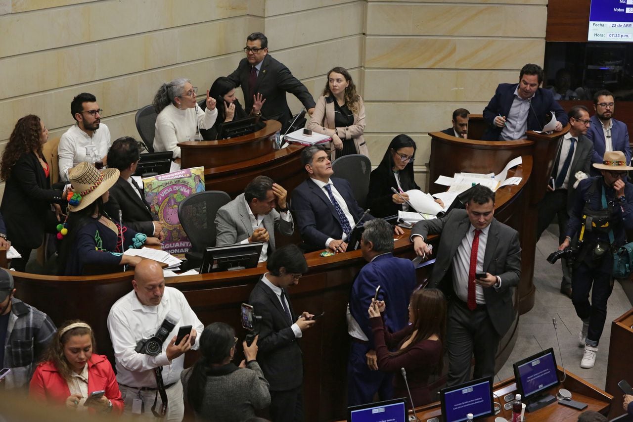 senador Carlos Meisel
Aprobada la reforma pensional en segundo debate en la plenaria del Senado
Bogota abril 23 del 2024
Foto Guillermo Torres Reina / Semana