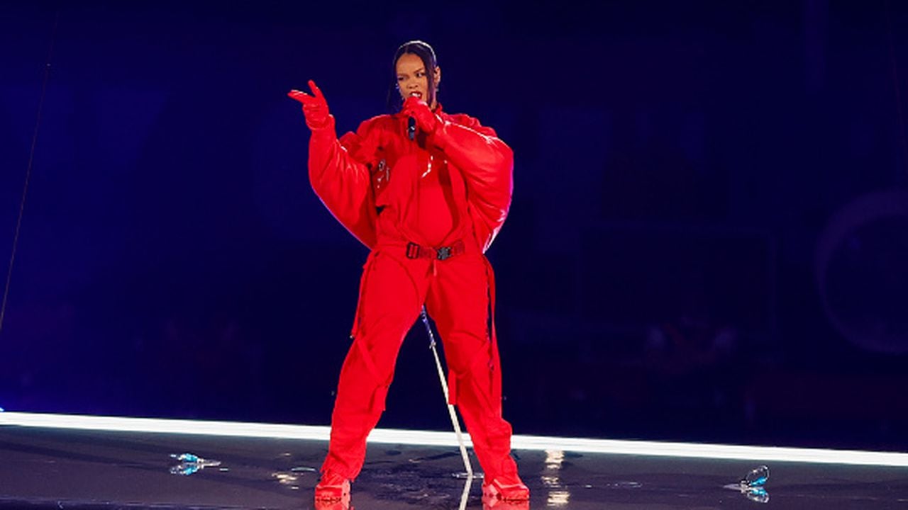 Rihanna interpretó varios de sus éxitos en el show de medio tiempo del Super Bowl.