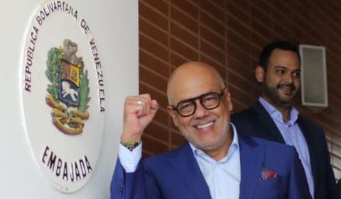 Jorge Rodríguez, presidente de la Asamblea Nacional de Venezuela, festejó la salida de Juan Guaidó