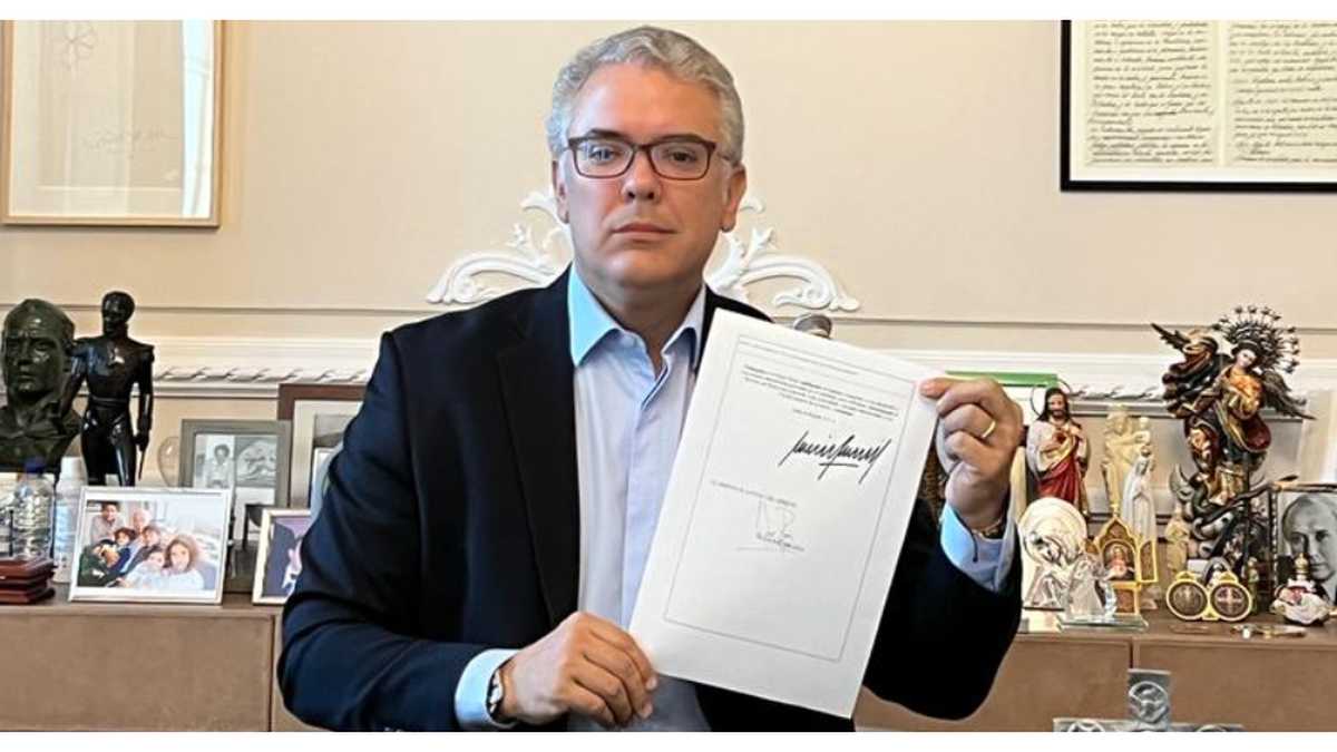 Urgente: presidente Iván Duque firma la extradición de alias Otoniel a  Estados Unidos