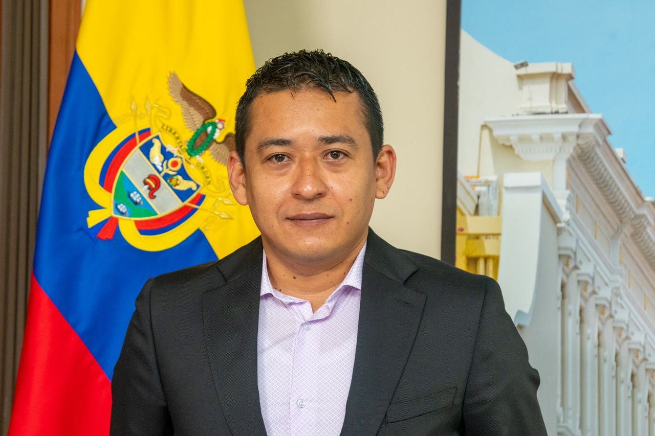Ministro de Ciencia Arturo Luna