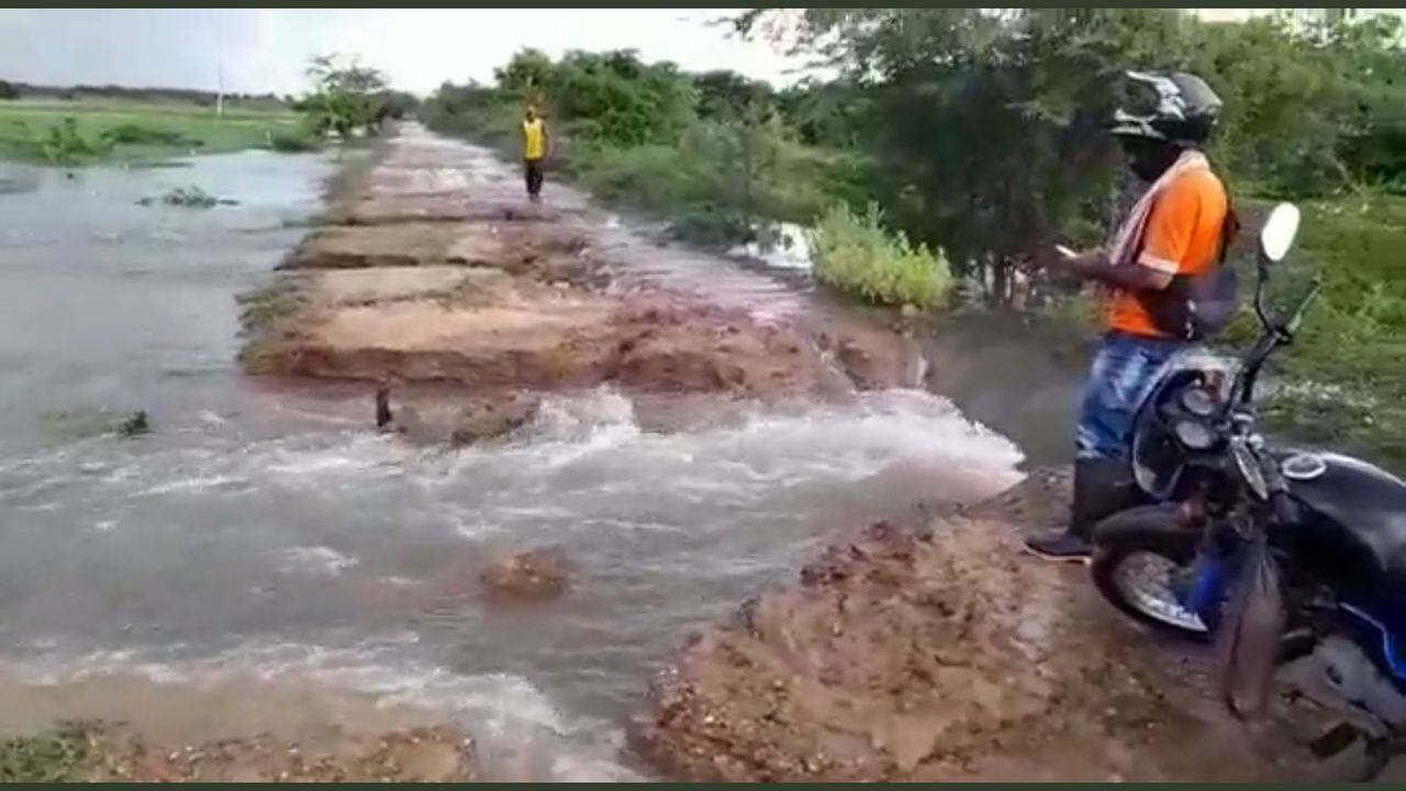 Agua del río filtrándose en el municipio de El Guamo, Bolívar.