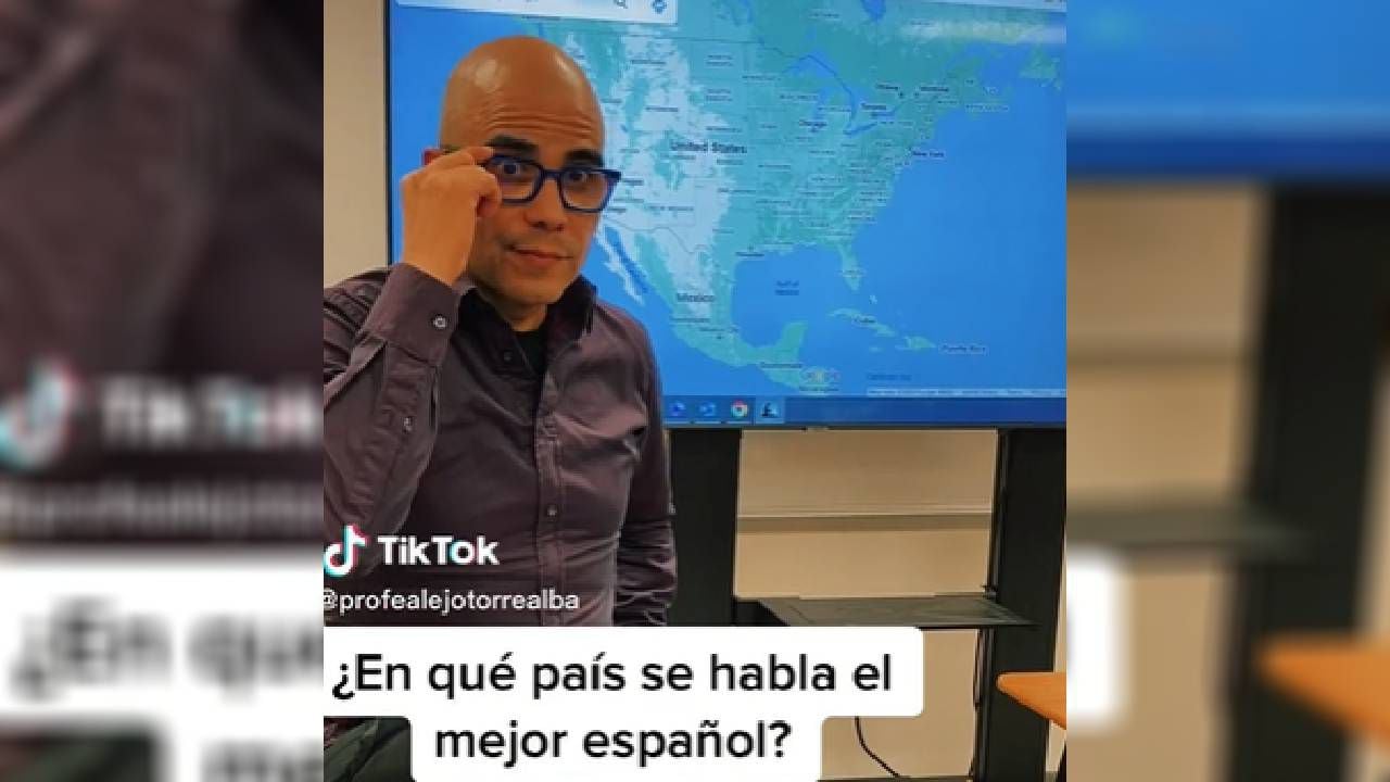 Profesor intentó despejar dudas sobre el dominio del español.