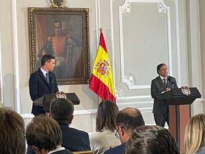 Presidente Gustavo Petro y el mandatario de España Pedro Sánchez