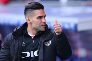 Falcao le marcó al Barcelona en Vallecas, la temporada pasada