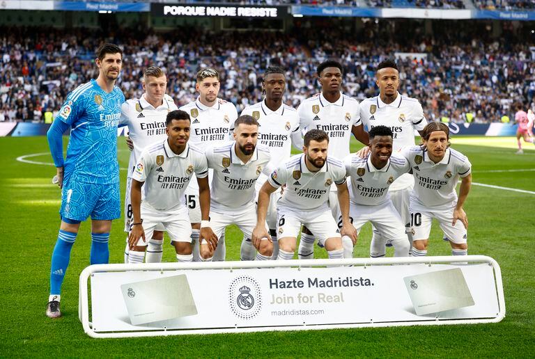 Soccer Football - LaLiga - Real Madrid v Espanyol - Santiago Bernabeu, Madrid, Spain - March 11, 2023 Real Madrid players pose for a team group photo before the match REUTERS/Juan Medina