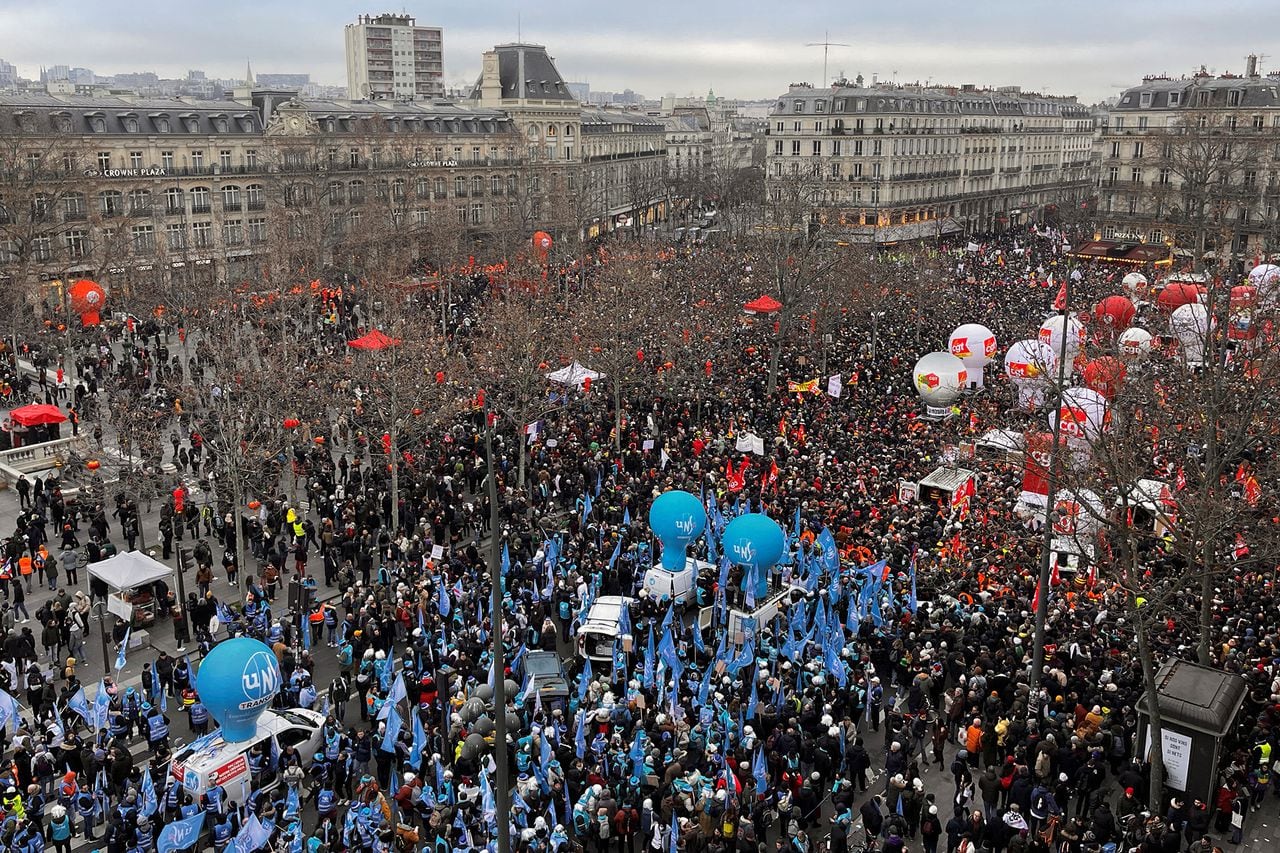 Más de un millón se manifiestan contra la reforma de las pensiones en Francia