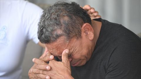 Luis Manuel Díaz, llorando, luego de ser liberado tras 12 días de cautiverio.