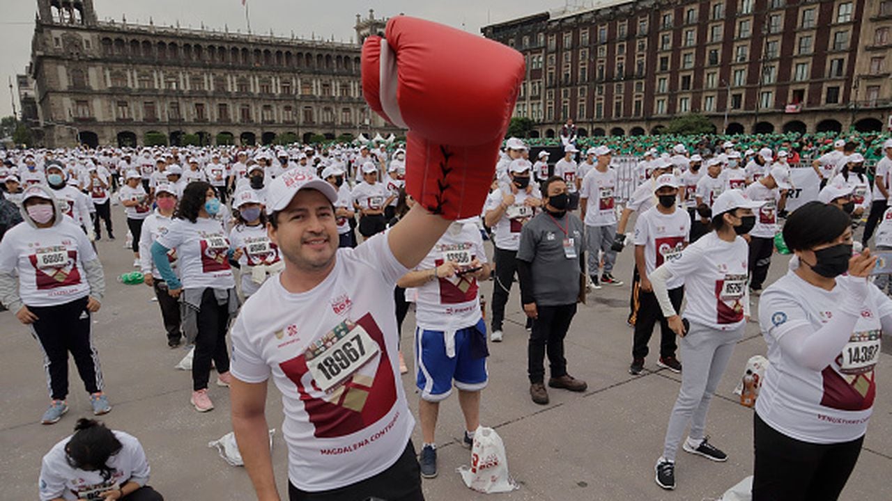 Ciudad de México obtuvo el récord Guinness a la clase de boxeo más grande del mundo, tras reunir a más de 14.000 personas en el Zócalo.