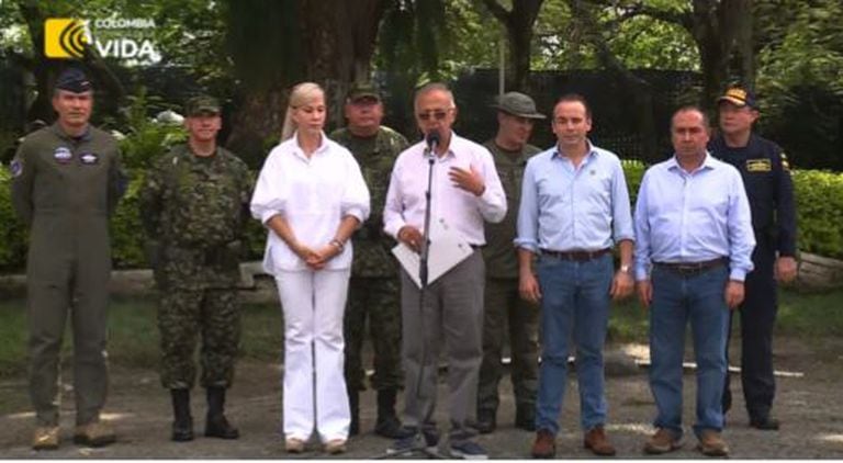 MinDefensa junto a la cúpula militar y de policía, la gobernadora del Valle y los alcaldes de Cali y Tuluá.