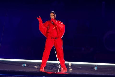 Rihanna interpretó varios de sus éxitos en el show de medio tiempo del Super Bowl.