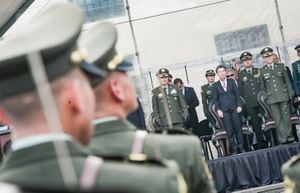 Posesión del Comandante General de la Policía de Bogotá , Carlos Fernando Triana
Claudia López