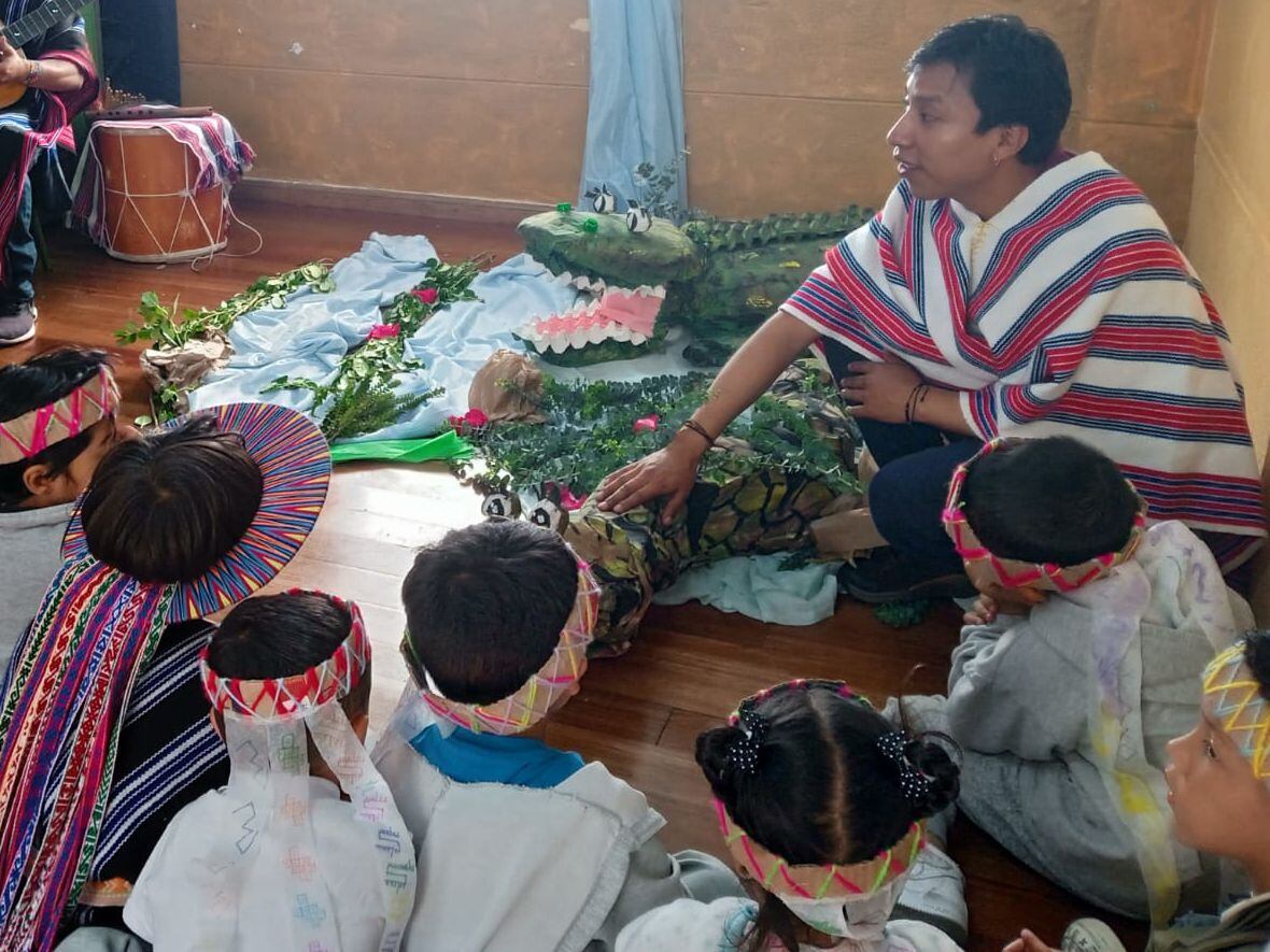 700 pequeños pertenecientes a comunidades indígenas se han beneficiado de estos programa de educación.