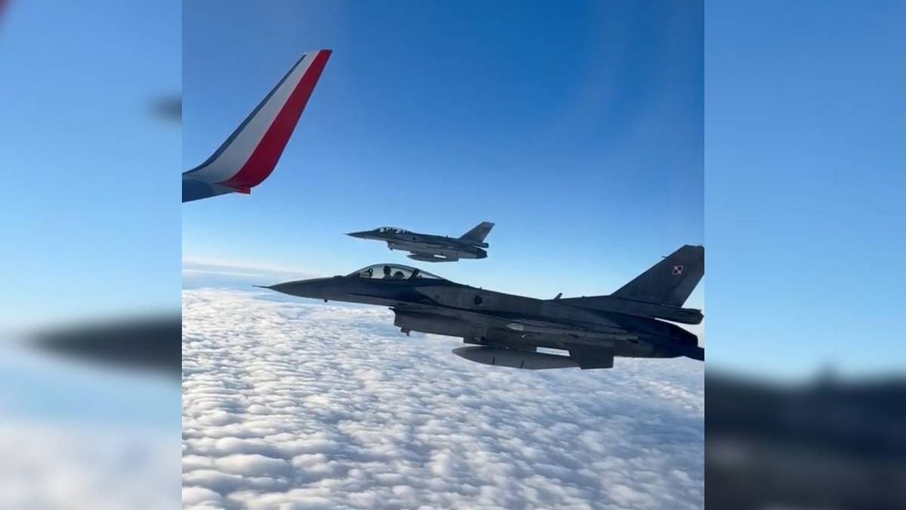“¡Fuimos escoltados hasta la frontera sur de Polonia por aviones F16, ¡Gracias y saludos a los pilotos!” dice el mensaje publicado en la red social.