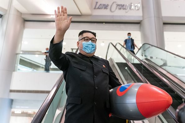 El líder de Corea del Norte, Kim Jong Un, abogó por un “aumento exponencial” del arsenal nuclear del país, que incluya el desarrollo de poderosos misiles de contraataque, indicó la prensa estatal. (Photo by Anthony Kwan/Getty Imag