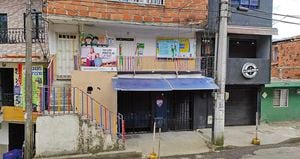 Este es el Centro Infantil Pequeños Exploradores, ubicado en el barrio Santa Cruz, en la Comuna 2 de Medellín. En la investigación se han encontrado posibles irregularidades y un supuesto intento de ocultar los abusos que cometía un operador de alimentos.