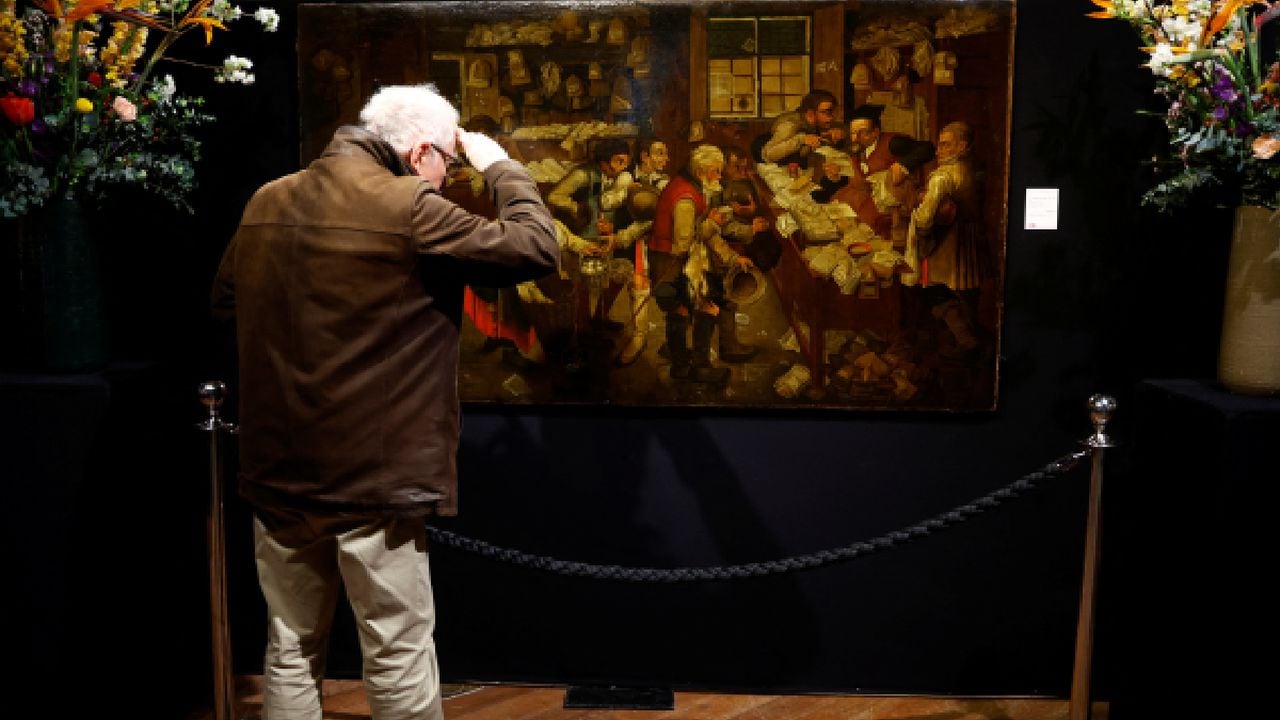 Pieter Brueghel: La obra conocida como “L’Avocat du village” será subastada en París tras permanecer escondida en una casa donde sus habitantes no sabían del valor de la pintura que tenían adornado su cuarto de televisión.