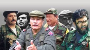 Algunos de los comandantes guerrilleros en la historia de Colombia. De izquierda a derecha: Mono Jojoy, Carlos Pizarro, Gabino, Tirofijo, El Cura Pérez y Alfonso Cano.