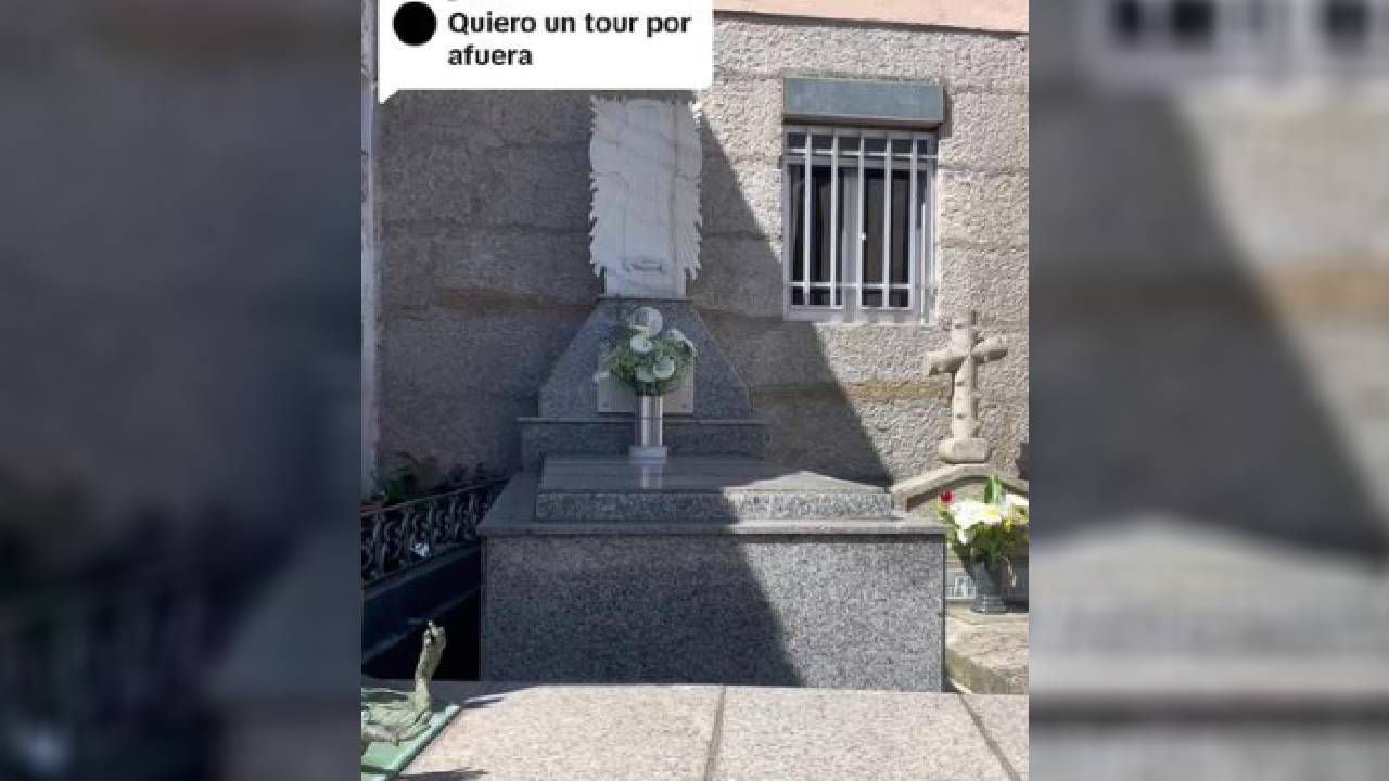 La española también mostró la vista desde el cementerio a su casa.