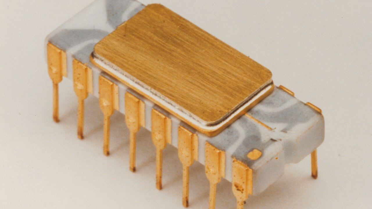 Intel celebra el 50º aniversario de su primer microprocesador, el Intel 4004
INTEL
12/11/2021