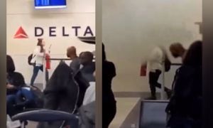 Mujer atacó con extintor a trabajadores de aerolínea. Estaba insatisfecha por el servicio.