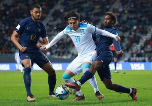 La selección de Francia derrotó a su similar de Honduras pero no le alcanzó para llegar a octavos de final. Foto: Twitter @Futbolcentroame