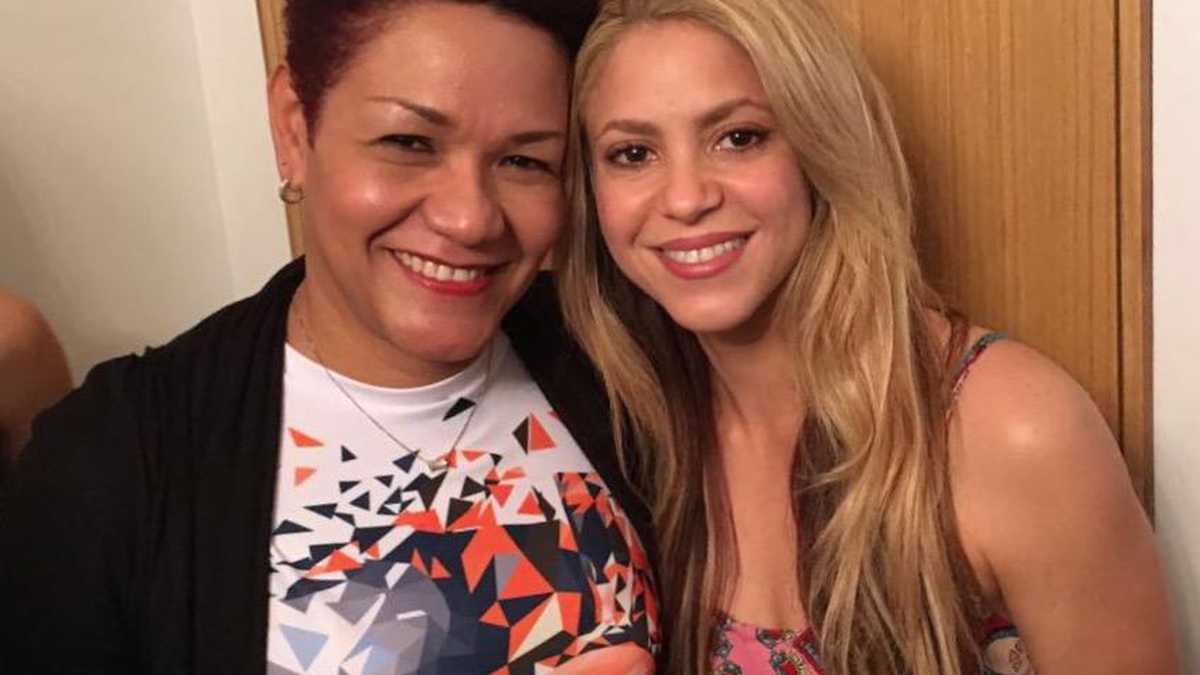 Cada que Shakira visita Barranquilla, Joyce Lozano busca la oportunidad de poder saludarla.