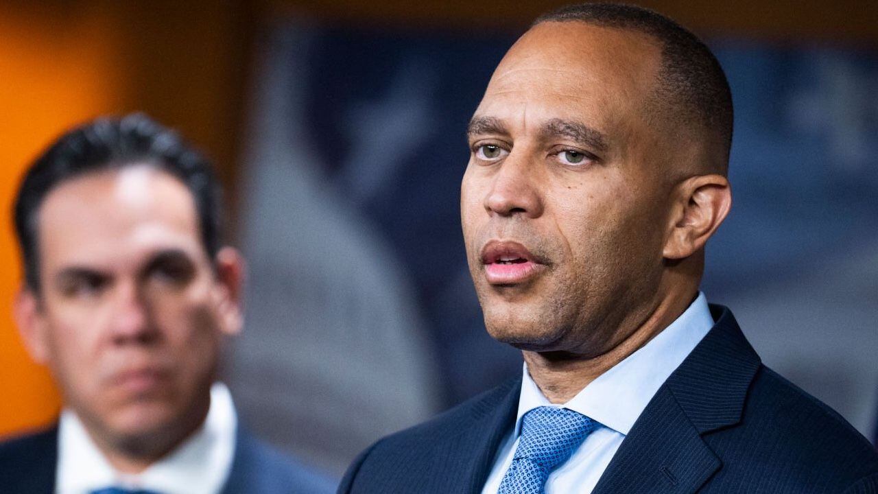 Hakeem Jeffries, representante de Nueva York, sigue recibiendo el apoyo del partido Demócrata