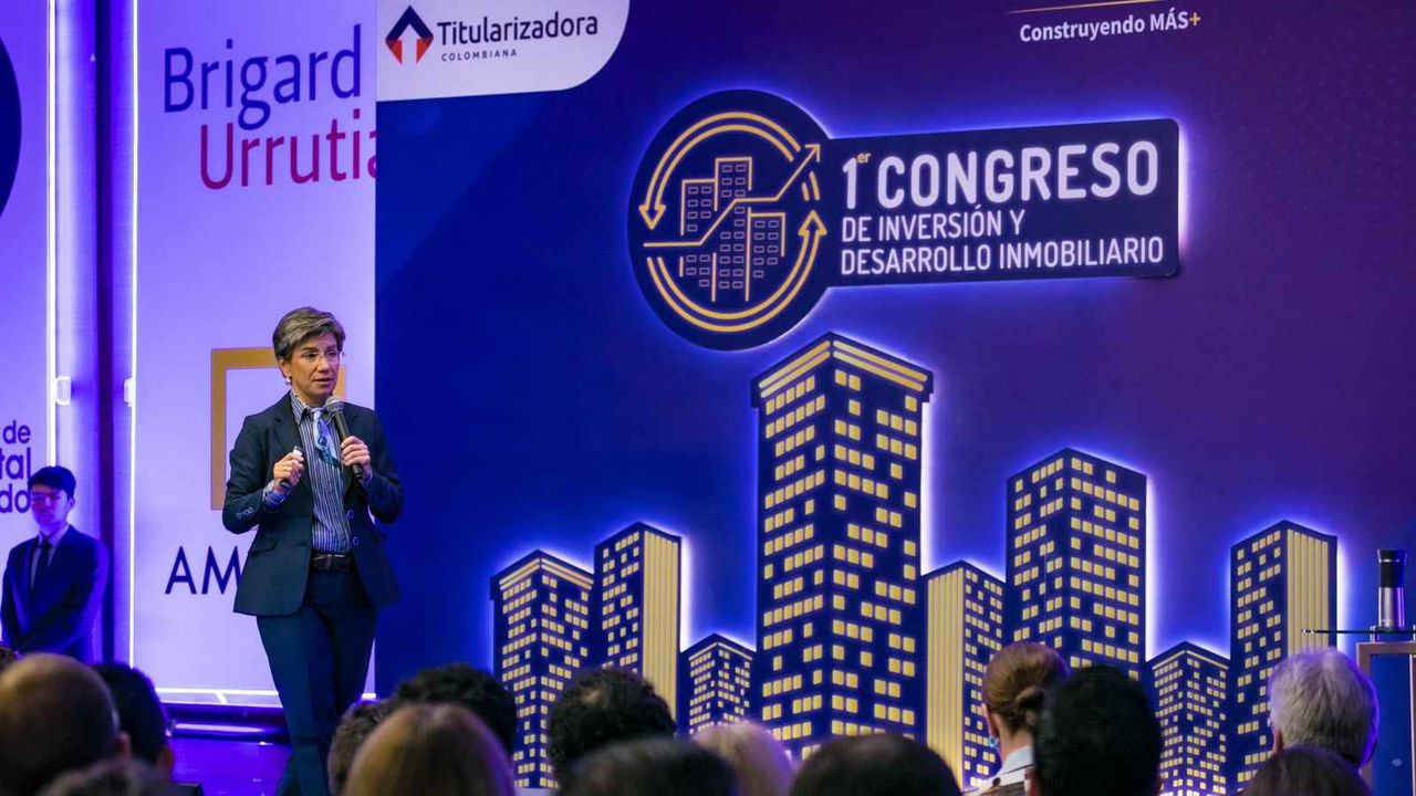 La alcaldesa mayor de Bogotá, Claudia López, abrió el primer Congreso de Inversión y Desarrollo Inmobiliario organizado por Camacol y ColCapital y anunció la adopción de nuevos planes parciales.