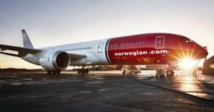NORWEGIAN - Norwegian utiliza aviones Boeing 787 Dreamliner que son más modernos y consumen menos combustible por pasajero que otros modelos.