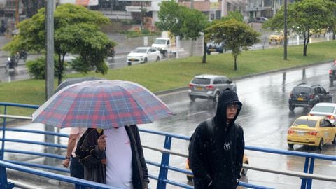 Cali pasada por lluvias durante el inicio de semana, con  un intenso aguacero amaneció la capital del Valle del Cauca,  desde las primeras horas del día