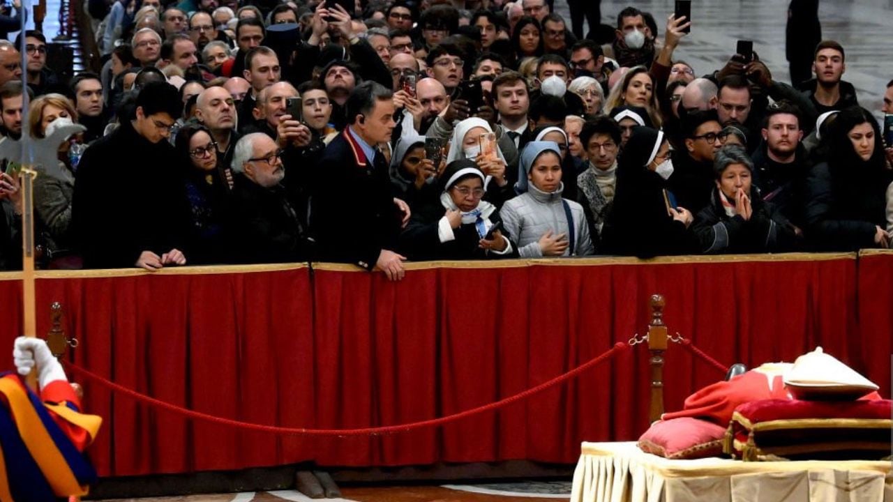 Impresionante despedida a Benedicto XVI; se esperan 30 mil personas por día