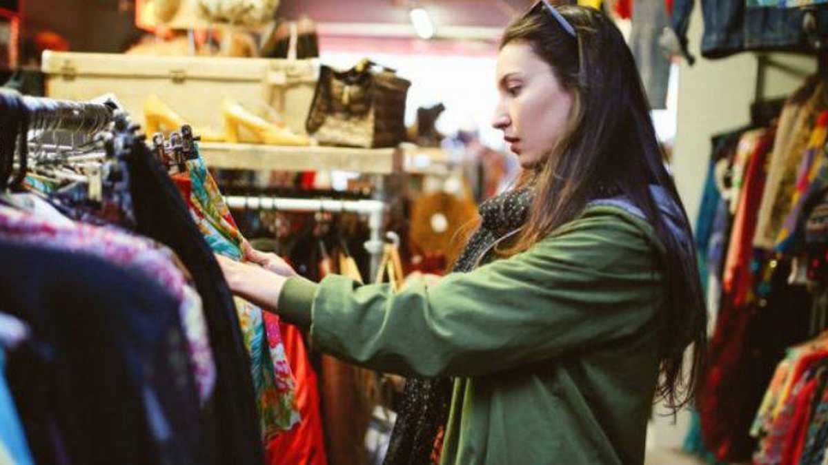 ¿Acabará el alquiler de ropa imponiéndose a la compra en el mundo de la moda? (GETTY IMAGES)