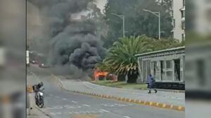 Incendio en Avenida Suba en estación de TransMilenio de Gratamira.