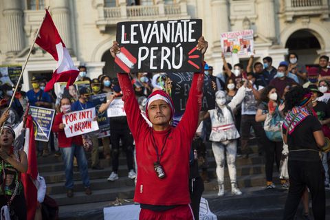 Nuevo presidente Perú reforma la Policía tras múltiples marchas