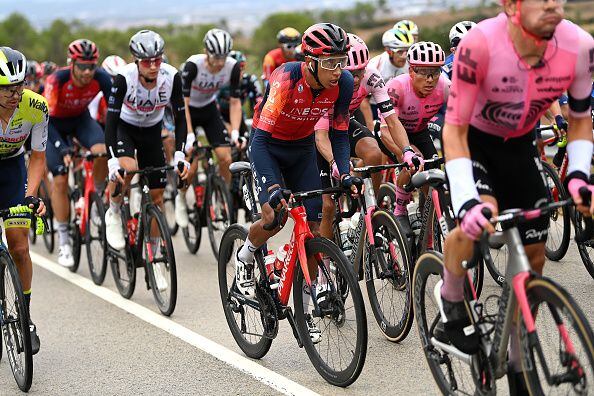 Egan Bernal corre para el Ineos la Vuelta a España.