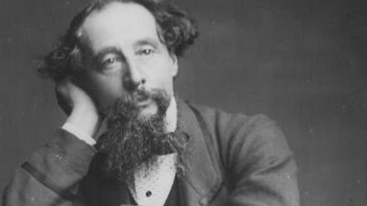 Charles Dickens, que escribió varias novelas por entregas, escribía siempre a la misma hora. 
