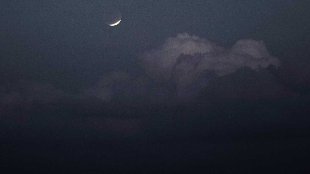 Así se vió el eclipse desde el cielo de Taiwan. La luna todavía no estaba oculta en su totalidad en ese momento